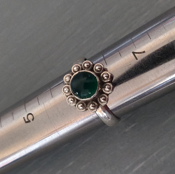 Green Onyx Sterling Silver Ring - Picture 4 of 7